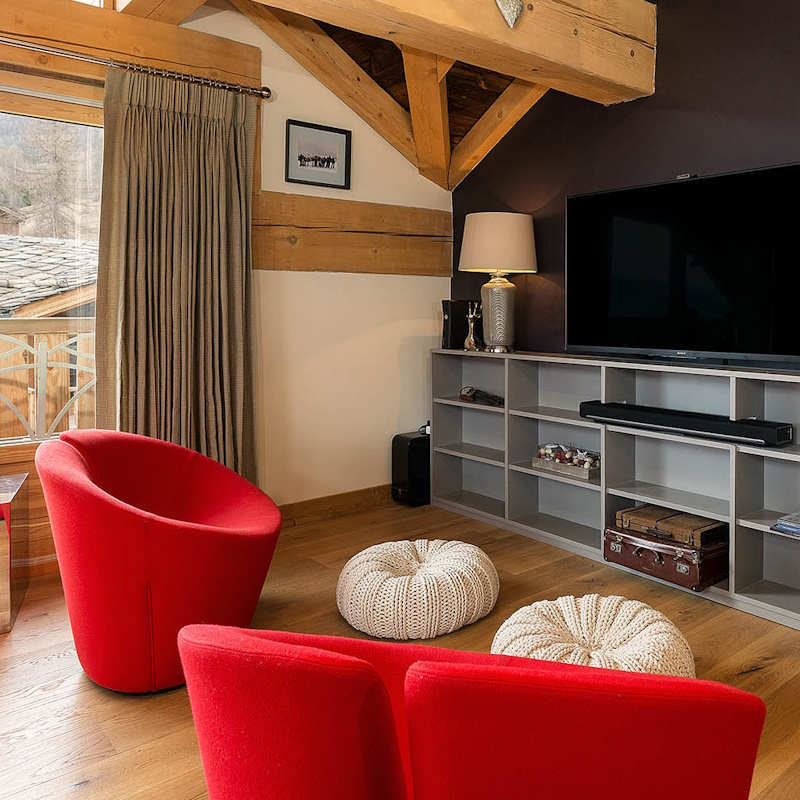 TV area at ski chalet Falcon in St Foy, France